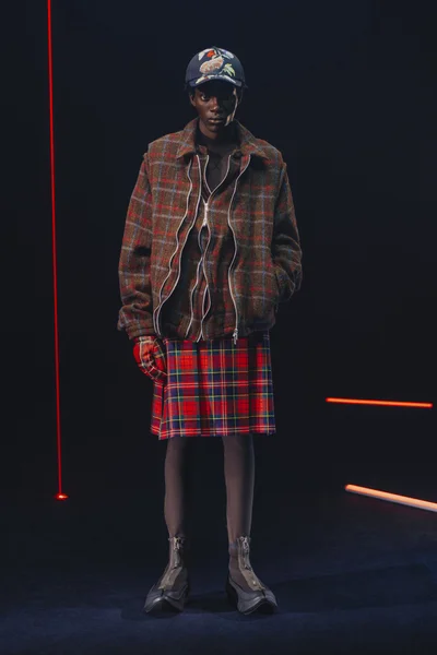 Look 30